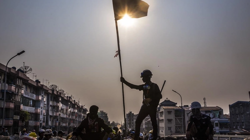 Протестующие на баррикадах в Янгоне, 2021