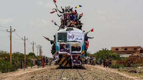 Поезд с протестующими.